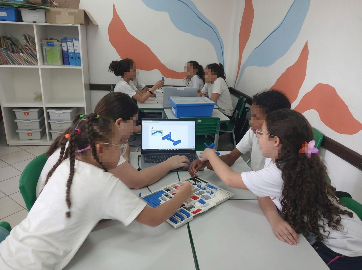Students engaged in a practical activity for the STEAM project at AFESU